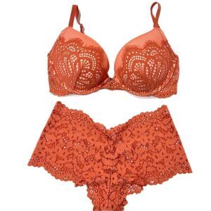 Victoria’s Secret set Dream Angels Push up Padded Bra & Body Lace Shortie panty
